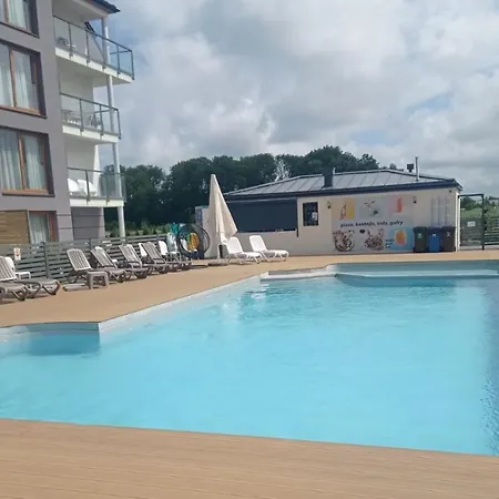 Blu M Z Basenem Apartment *