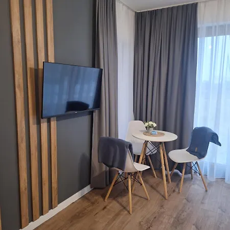 Apartment Blu M Z Basenem